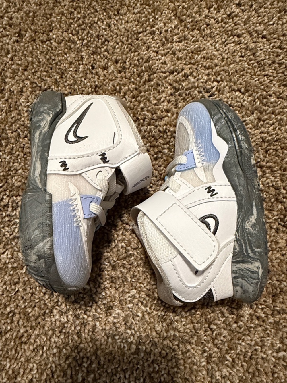 NIKE Kyrie Infinity Toddler Shoes - White/Light Marine/Blue/Iron Grey - Size 4C